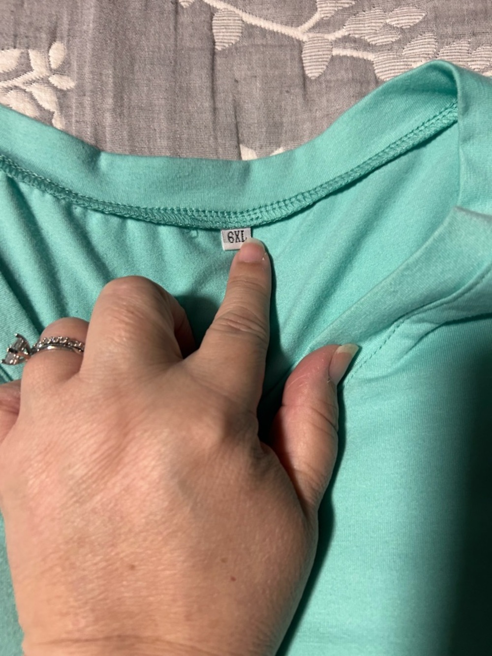 Women’s Mint Green V-neck long sleeve tee